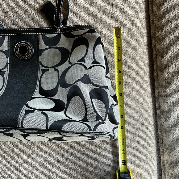 Authentic Coach Handbag - Picture 6 of 9